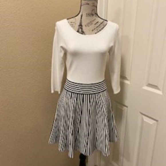 GUESS WHITE/NAVY STRIPE 3/4 SLEEVE CUTE DRESS XL - Picture 2 of 6
